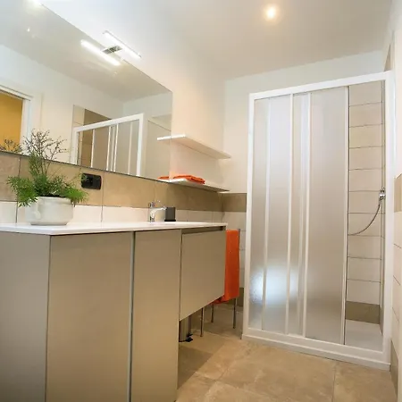 아파트 Lakefront Apartment Vco Discovering 2 베르바니아